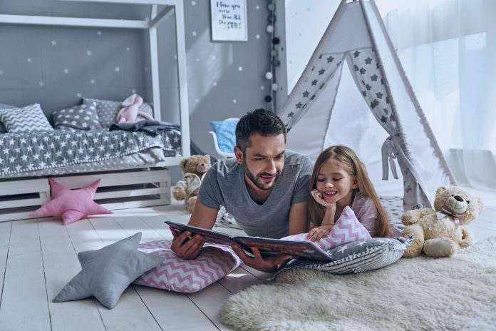 https://image.shutterstock.com/image-photo/simply-being-around-father-reading-600w-626378507.jpg