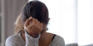 https://www.shutterstock.com/fr/image-photo/depressed-upset-young-woman-feeling-hurt-1463204258